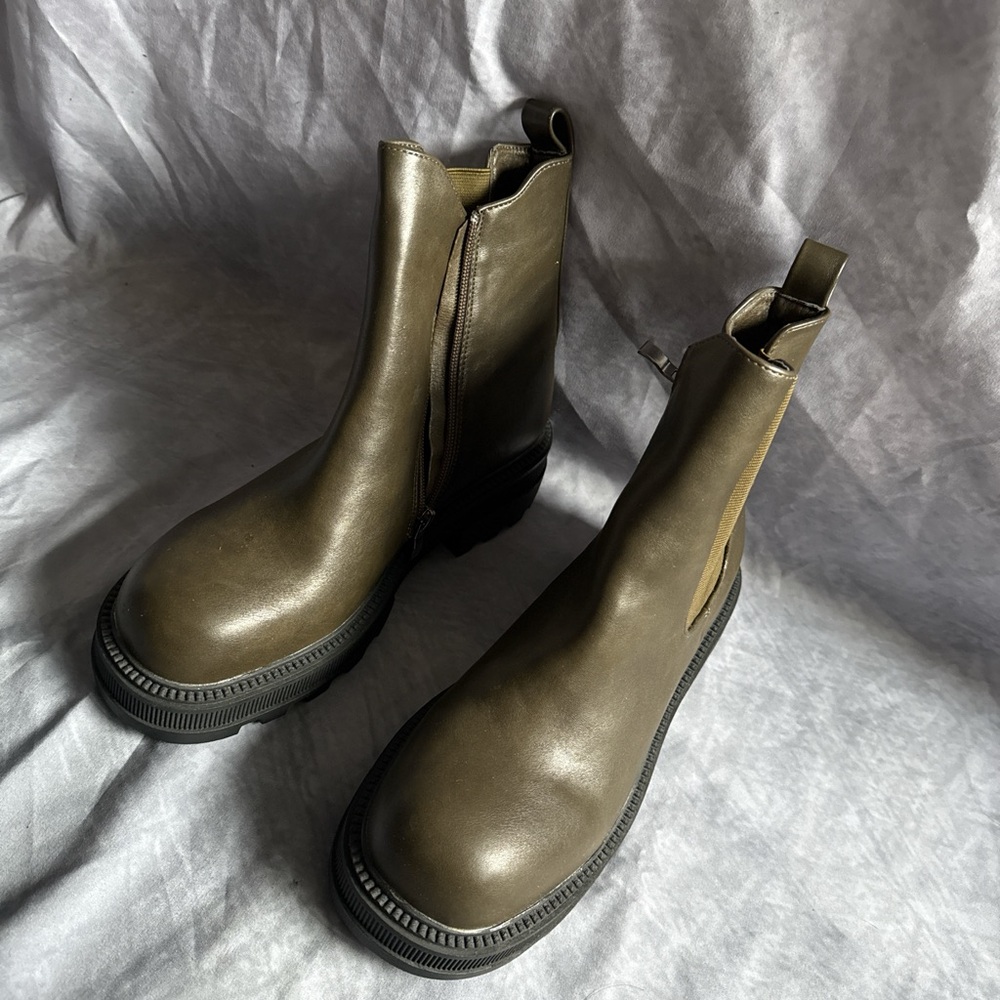 SHEIN Green Ankle Boots with Elastic Panels